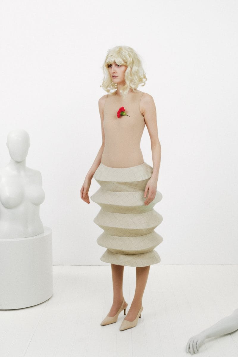 AVAVAV, makeup by Jessica de la Torre (image 1 of 7)