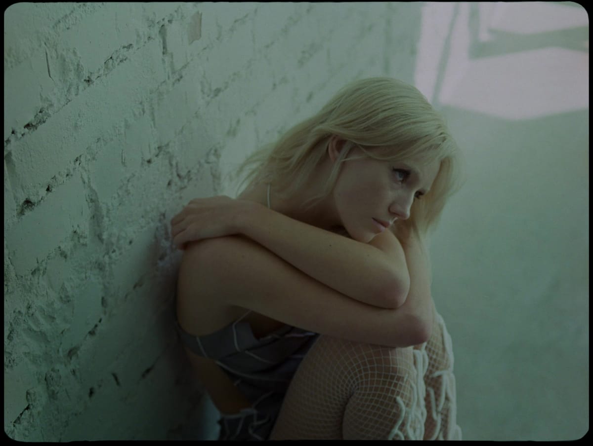 Ede for Sicky, makeup by Jessica de la Torre
