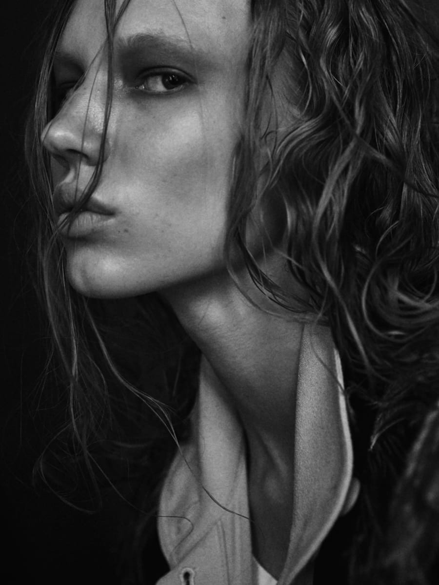The Sun for Revs Mag, makeup by Jessica de la Torre (image 3 of 5)